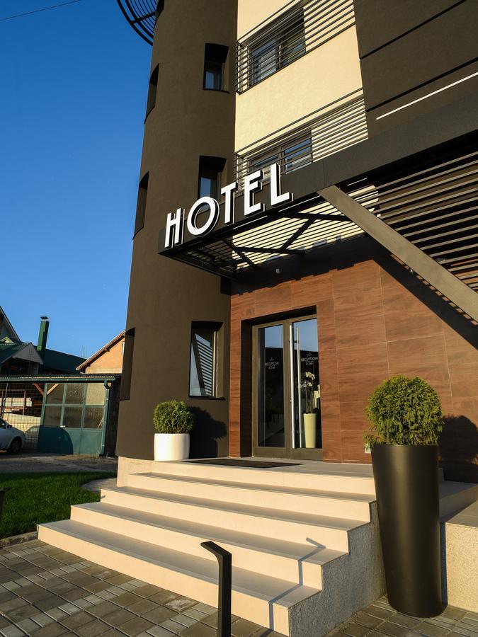 Hotel Ideo Lux Nis Exterior photo