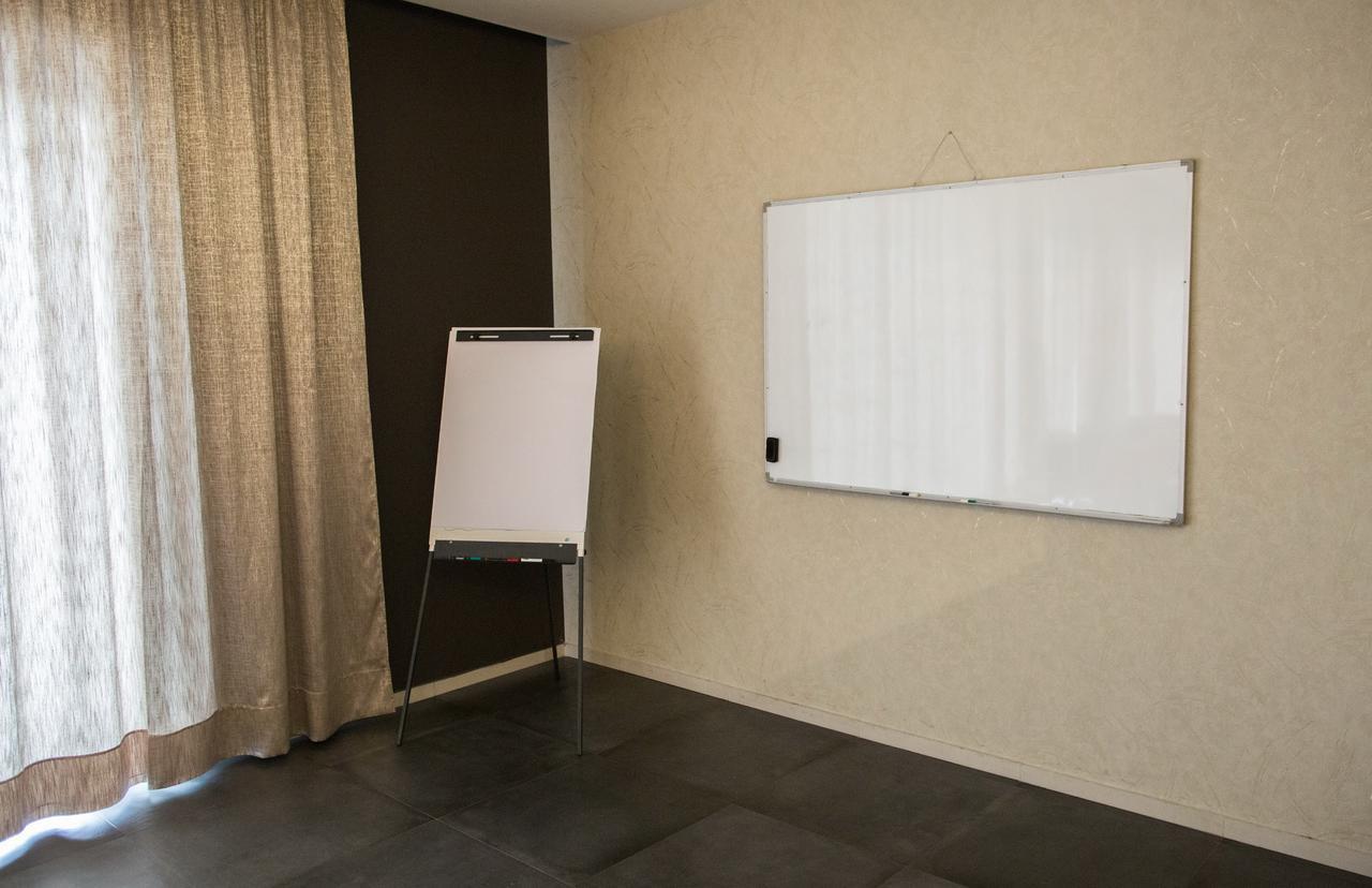 Hotel Ideo Lux Nis Exterior photo