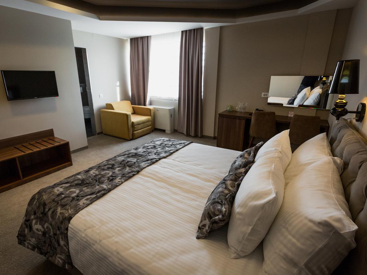 Hotel Ideo Lux Nis Exterior photo